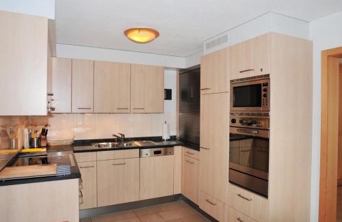 Wengen Apartment | Family-Friendly Apartment Panorama: 4-Star Comfort Awaits