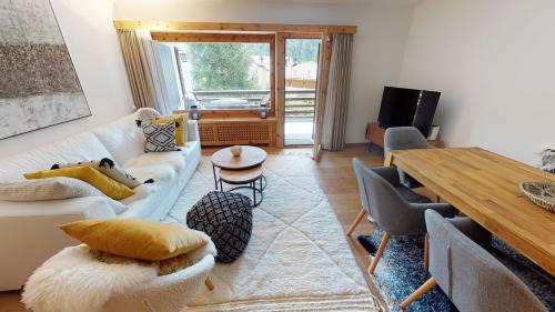 Celerina-Schlarigna Apartment | Family-Friendly Apartment Panorama with Top Guest Ratings
