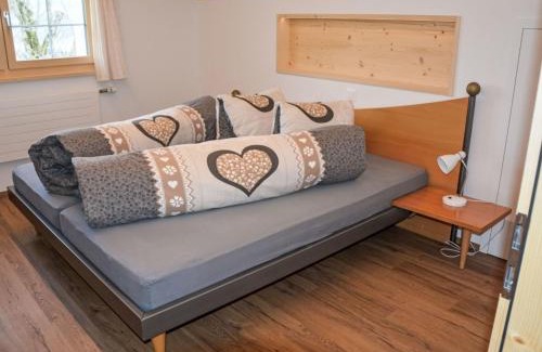 Schlatt-Haslen Apartment | Scenic Apartment Panoramablick - Rated 9.1/10 & Family-Friendly