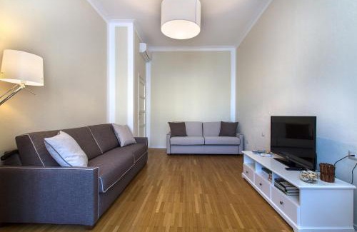 San Vittore Apartment | Elegant Apartment Papiniano 38: Rated 9.5 with Family Amenities