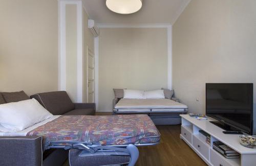 San Vittore Apartment | Elegant Apartment Papiniano 38: Rated 9.5 with Family Amenities