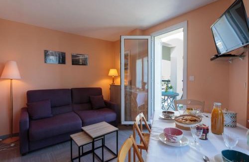 Pontaillac Apartment | Pet-Friendly Apartment Parc de Pontaillac with Ocean Views