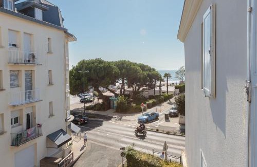 Pontaillac Apartment | Pet-Friendly Apartment Parc de Pontaillac with Ocean Views