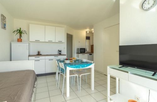 Pontaillac Apartment | Oceanfront Apartment Parc de Pontaillac-3 with Pool