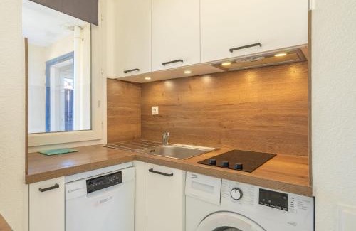 Pontaillac Apartment | Oceanfront Apartment Parc de Pontaillac-3 with Pool