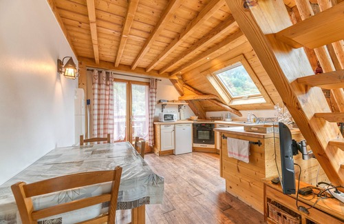 Oz Apartment | Apartment 'Passoud 203' with Mountain View, Shared Garden and Wi-Fi