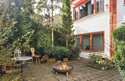 Friedrichshafen Apartment | Lakeview Apartment 'Pe Loft Central' with Garden & Wi-Fi