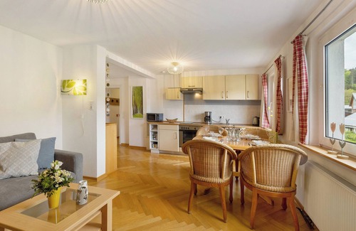 Lochtrop Apartment | Apartment 'Peitz, 50qm' with Terrace, Garden and Wi-Fi