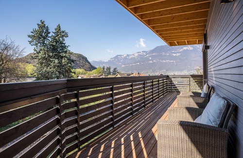 Auer Apartment | Mountain View Apartment 'Pension Grasser' with Private Terrace
