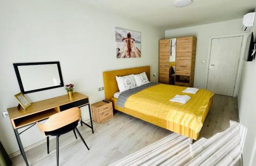 Kavarna Apartment | Guest Rated 10/10: Oceanfront Apartment Perla - АТЕА Complex