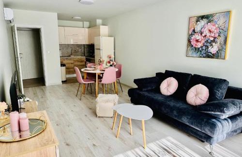 Kavarna Apartment | Guest Rated 10/10: Oceanfront Apartment Perla - АТЕА Complex