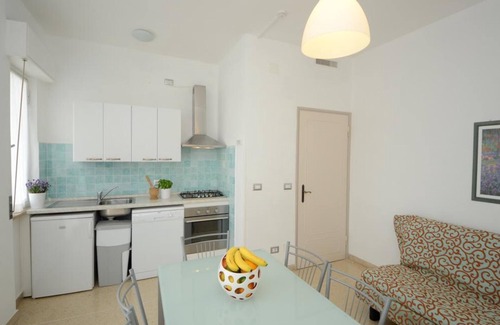Pietra Ligure Apartment | Apartment 'Perlamarina 12' with Shared Pool, Wi-Fi and Air Conditioning