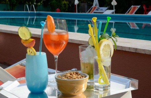 Pietra Ligure Apartment | Apartment 'Perlamarina 12' with Shared Pool, Wi-Fi and Air Conditioning