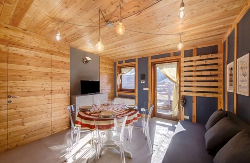 Corgnolaz Apartment | Apartment Petit Bleu with Mountain View, Shared Garden & Wi-Fi