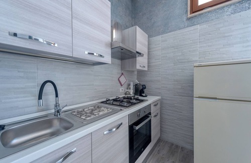 Squinzano Apartment | Cozy Apartment 'Petra' with Private Garden & Wi-Fi Access