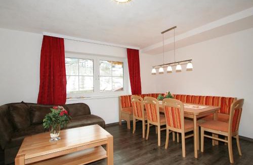 Pians Apartment | Family-Friendly Apartment Pfeifer-2 with Top Ratings