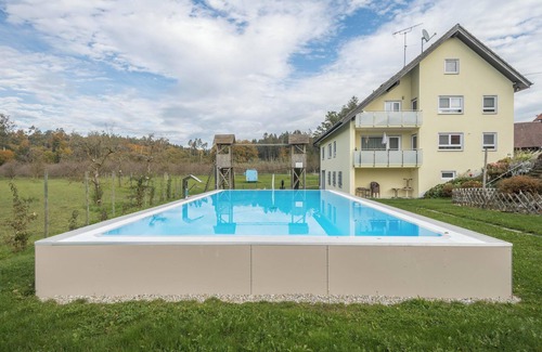 Tettnang Apartment | Discover Apartment “Pfingstrose” near Lake Constance & Pool
