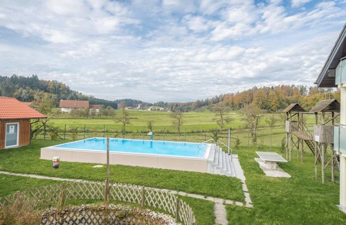 Tettnang Apartment | Discover Apartment “Pfingstrose” near Lake Constance & Pool