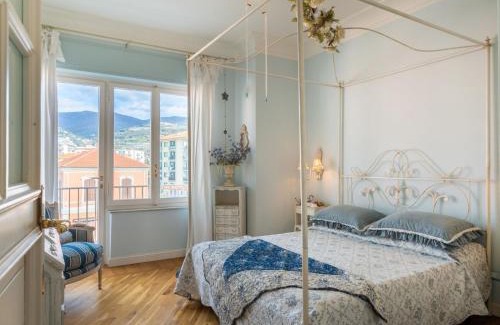 Riva Ligure Apartment | Oceanfront Apartment Pieds dans l'eau 2 for Family Getaways