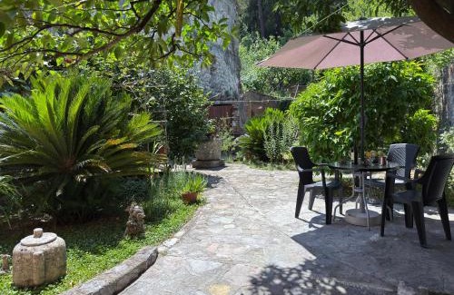 Prcanj Apartment | Oceanfront Apartment Pinebreeze in Prčanj, Kotor - Rated 9.6