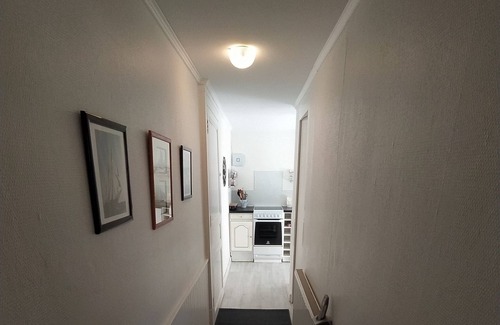 Piriac-sur-Mer Apartment | Beachfront Apartment Plage Lerat with Spa & Pool in Piriac