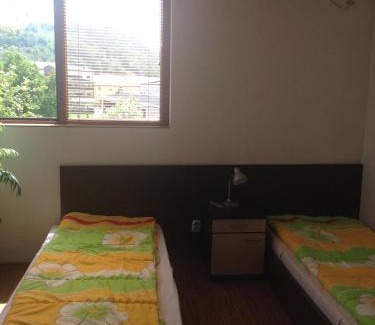 Tryavna Apartment | Cozy Apartment Planinski Rai: Family-Friendly Retreat