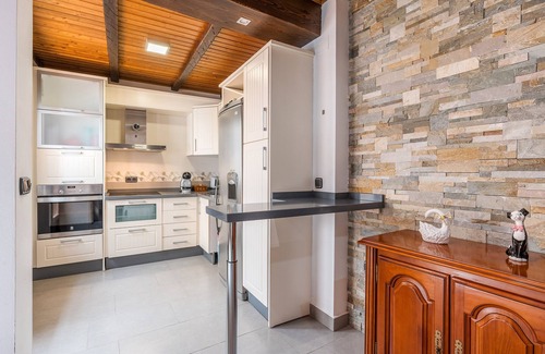 Illora Apartment | Apartment 'Planta Alta' with Private Terrace and Air Conditioning