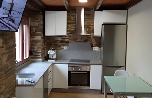 Fonsagrada Apartment | Apartment 'Plata Baja' with Shared Terrace and Wi-Fi