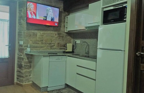 Fonsagrada Apartment | Apartment 'Plata Baja' with Shared Terrace and Wi-Fi