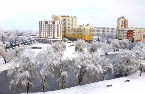 Frunzensky District Apartment | Top-Rated Apartment Pokrovskiy Kvartal with Wheelchair Access