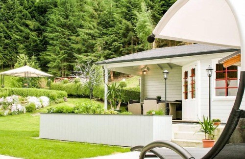 Oberhaus Apartment | Exceptional Apartment Poldi: Lake View & Spa Retreat