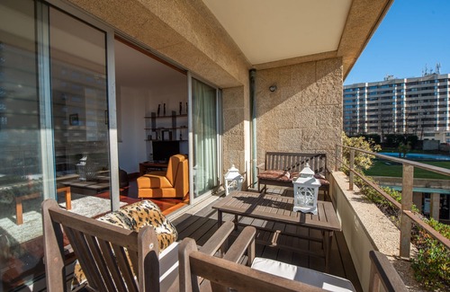 Leixões Condo | Beautiful Apartment Portas do Mar with Pool and Ocean View