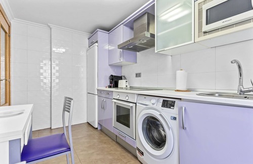 Santona Apartment | Beachfront Apartment with Wi-Fi and Ocean View in Santoña