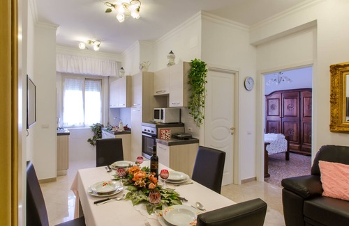 Vatican Apartment | Experience "Primavera Holidayhouse" Near Vatican with Free WIFI