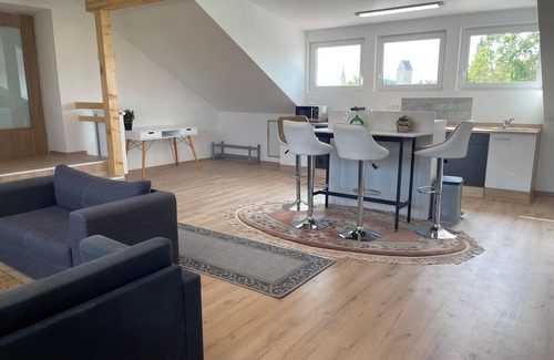 Volkach Apartment | Relaxing Stay at Apartment Promedklinik 3 by Main River