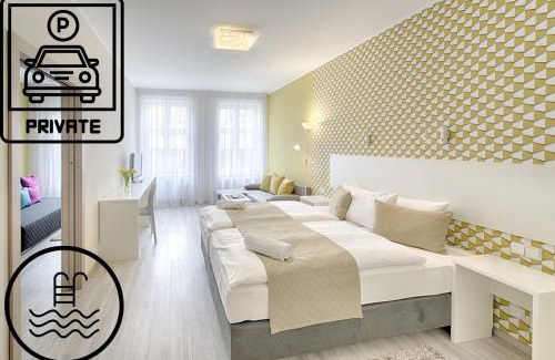 Karlovy Vary Apartment | Stylish Apartment Promenáda 35 with Pool and Hot Tub
