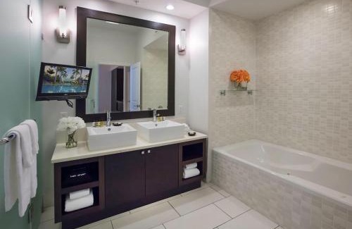 Doral Apartment | Family-Friendly Retreat at Apartment Provident Doral