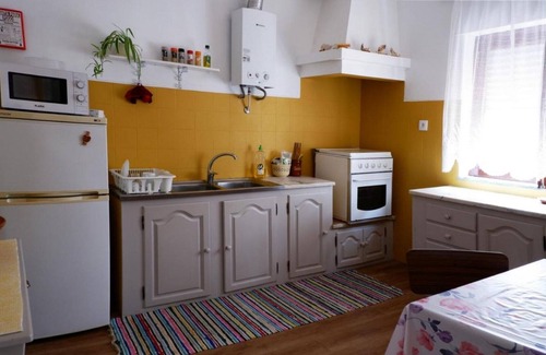 Almograve Apartment | Apartment with heating in the center of Almograve