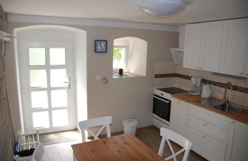 Sneznik Apartment | Highly Rated Apartment Ptačí Dům with Kitchen Amenities