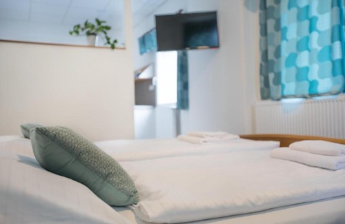 Benesov Apartment | Budget-Friendly Apartment Pulse Fitness with Hot Tub & Breakfast