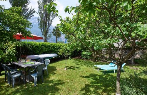 Verceia Apartment | Cozy Apartment Punto Lago with Oceanfront Views