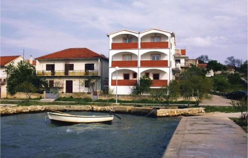 Jadrtovac Apartment | Guest Rated 10/10: Cozy Apartment in Jadrtovac with Kitchen