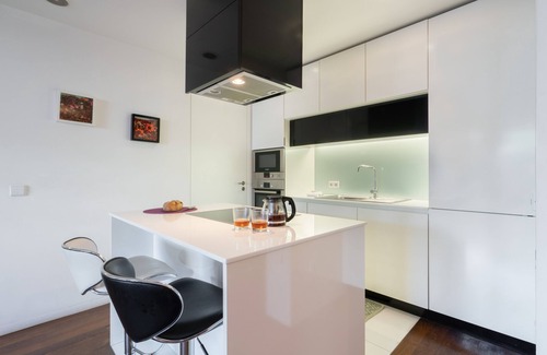 Santa Marinha Apartment | Guest Rated 10/10: Apartment Qian Caves de Gaia Retreat