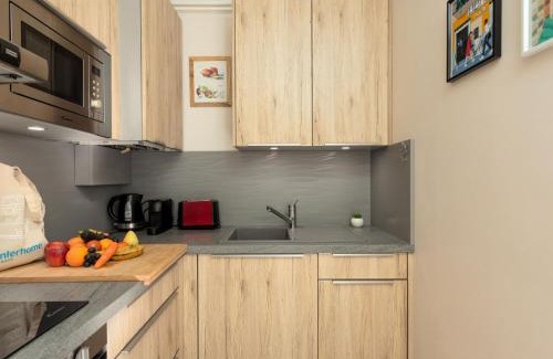 Lunel Apartment | Guest Rated 10/10 at Apartment Résidence les Roses