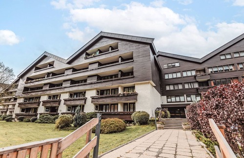 Bad Hofgastein Apartment | Lake View Retreat at Apartment Römer by Interhome