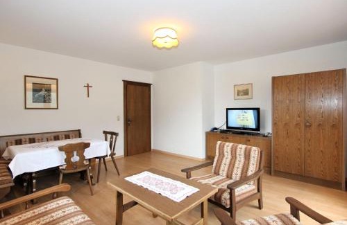 Kapfing Apartment | Elevate Your Stay at Apartment Römerhof-2 by Interhome