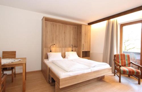 Kapfing Apartment | Cozy Apartment Römerhof-3: Pet & Child Friendly Getaway