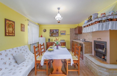 Kirmenjak Apartment | Pet-Friendly Apartment Rajko II with Terrace & Pool Access