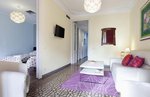 L'Antiga Esquerra de l'Eixample Apartment | Family-Friendly Getaway at Apartment Rambla Paris II