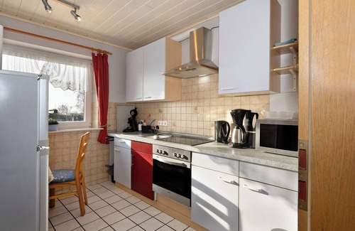 Struckum Apartment | Apartment 'Ramona' with Private Terrace, Private Garden and Wi-Fi